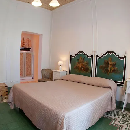 Belveliero - Il Capitano Bed & Breakfast 3*